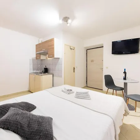 Apartman 1 Bedroom Lovely In