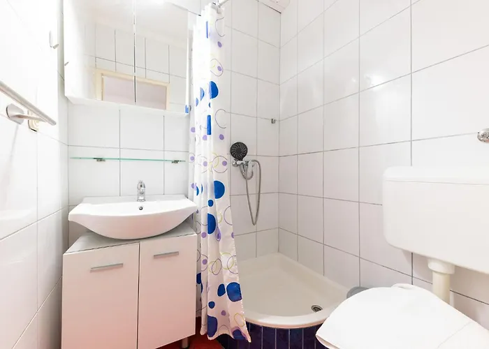 1 Bedroom Beautiful In