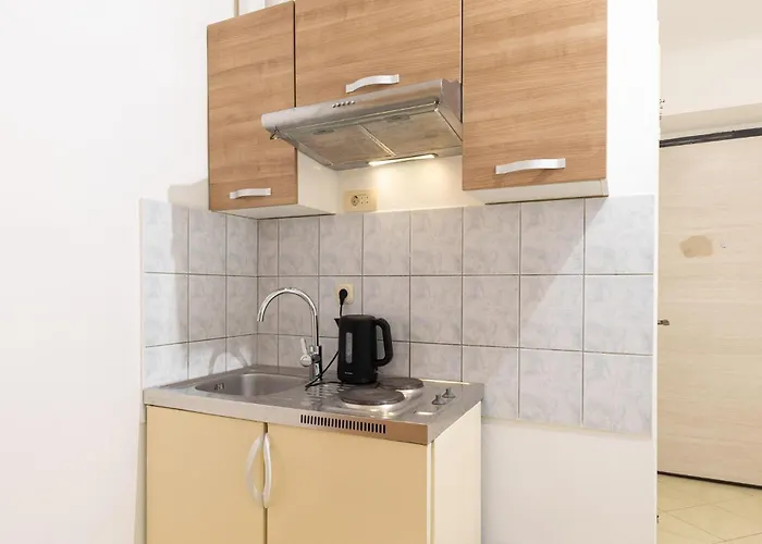 1 Bedroom Beautiful In